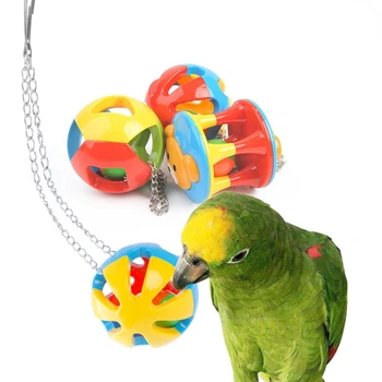 Симпатичная птичка Пластиковый жевательный шарик Цепная клетка Игрушка для попугая Попугай Трехцветный Попугай Пластиковая игрушка Колокольчик